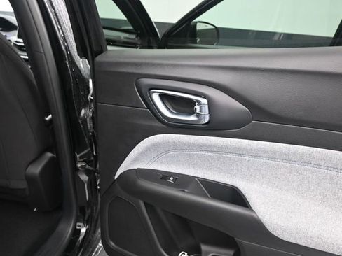 Used 2025 Jeep Compass Sport w/ Mopar Graphics Package AWD/4WD image 14