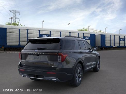 New 2025 Ford Explorer Active w/ Active Comfort Package image 8