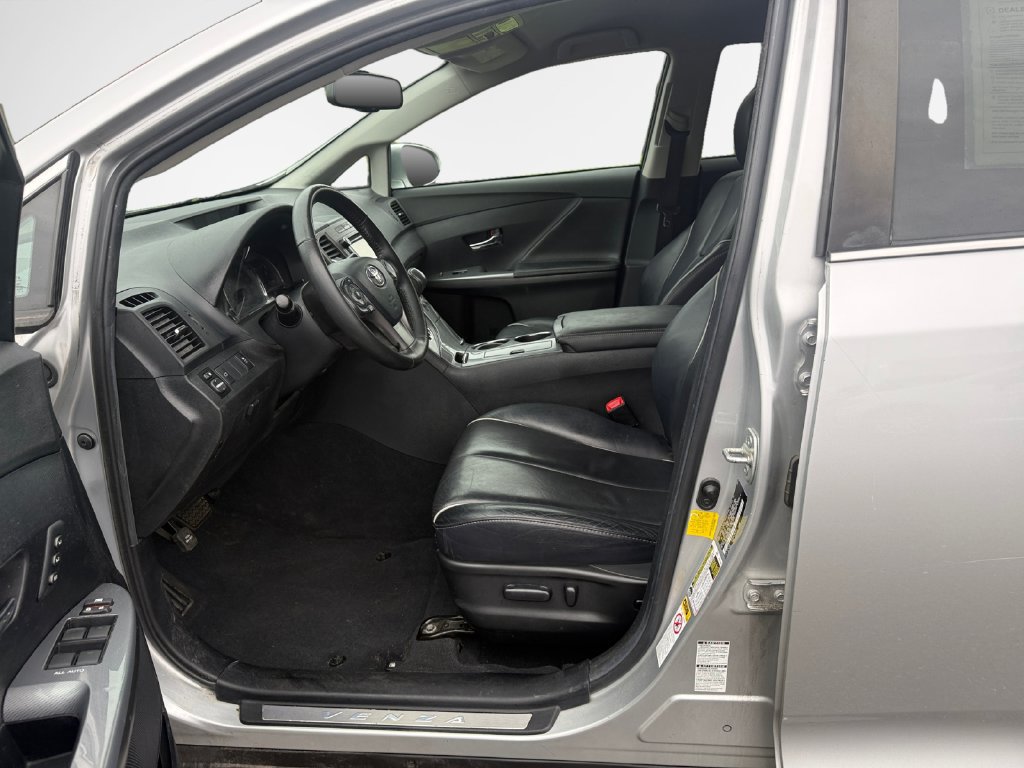 Used 2013 Toyota Venza XLE AWD/4WD image 12