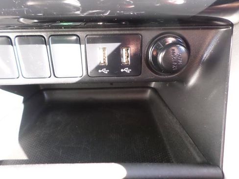 Used 2024 Mitsubishi Eclipse Cross SE image 13