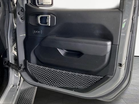 Used 2021 Jeep Wrangler Unlimited Sahara image 22