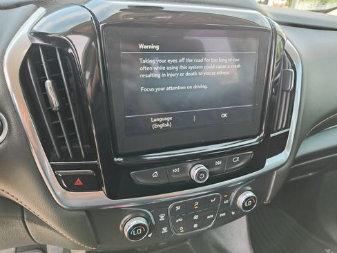 Used 2021 Chevrolet Traverse RS AWD/4WD image 18