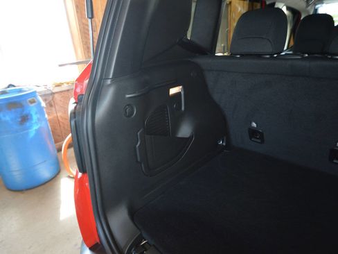 Used 2023 Jeep Renegade Latitude AWD/4WD image 18