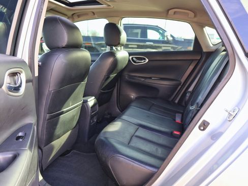 Used 2015 Nissan Sentra SR w/ SR Premium Package image 10