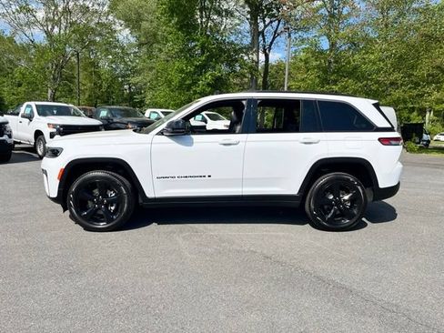 Certified 2026 Jeep Grand Cherokee Limited w/ Limited Altitude Package AWD/4WD image 12
