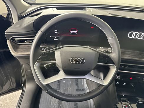 Used 2025 Audi Q5 Premium Plus w/ Premium Plus image 20