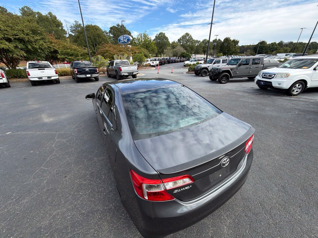 Used 2014 Toyota Camry SE FWD image 25