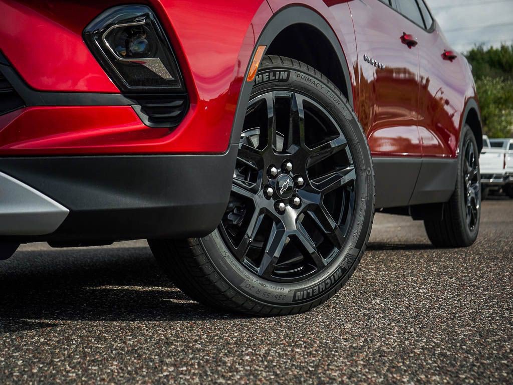 New 2026 Chevrolet Blazer LT w/ LPO, Black Grille Bar Package AWD/4WD image 5