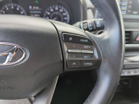 Used 2020 Hyundai Kona Limited FWD image 30