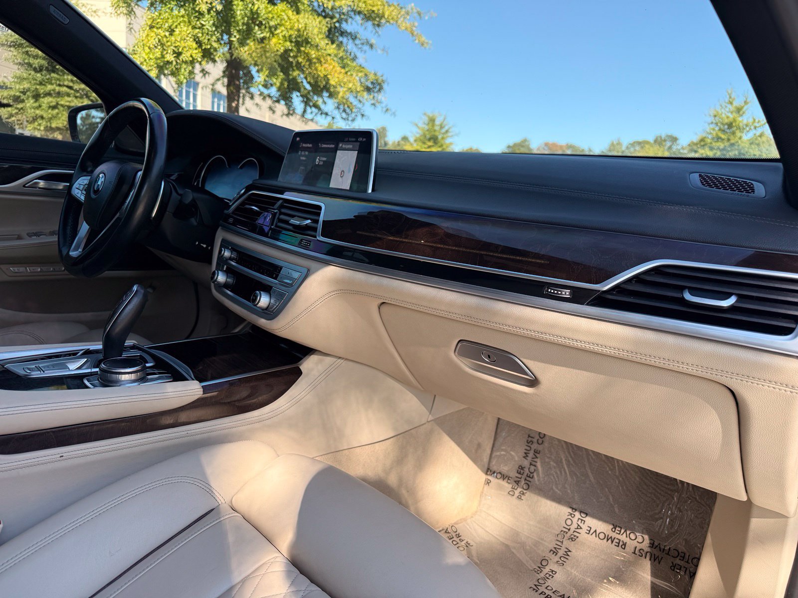 Used 2018 BMW 750i RWD image 24