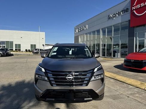 New 2026 Nissan Rogue Platinum image 2