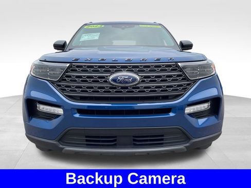 Used 2023 Ford Explorer XLT w/ Equipment Group 202A AWD/4WD image 8