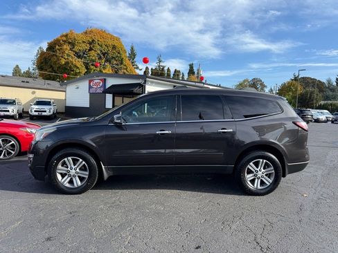 Used 2016 Chevrolet Traverse LT image 3