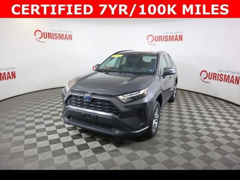 Used 2024 Toyota RAV4 LE AWD/4WD image 2