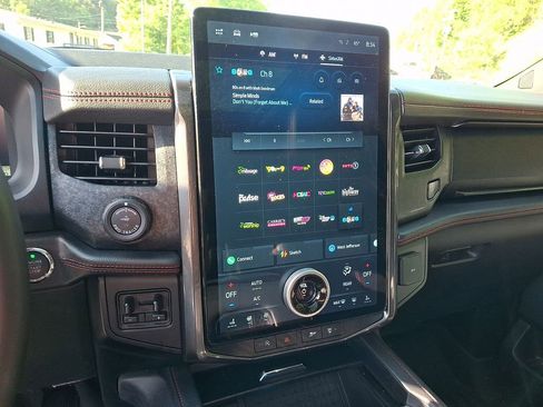 Used 2024 Ford Expedition Max Limited AWD/4WD image 16