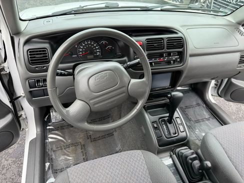 Used 2003 Chevrolet Tracker 4WD Convertible image 21