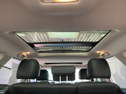 Used 2019 Nissan Pathfinder Platinum image 17