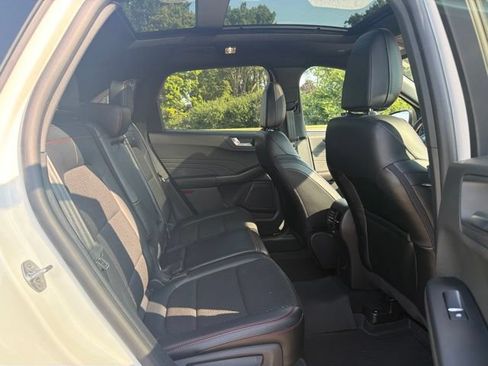 Used 2024 Ford Escape ST-Line w/ Tech Pack #1 AWD/4WD image 12