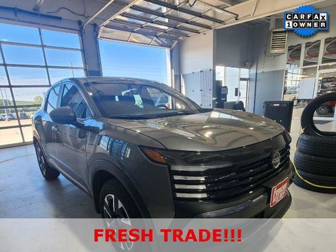 Certified 2025 Nissan Kicks SV image 2