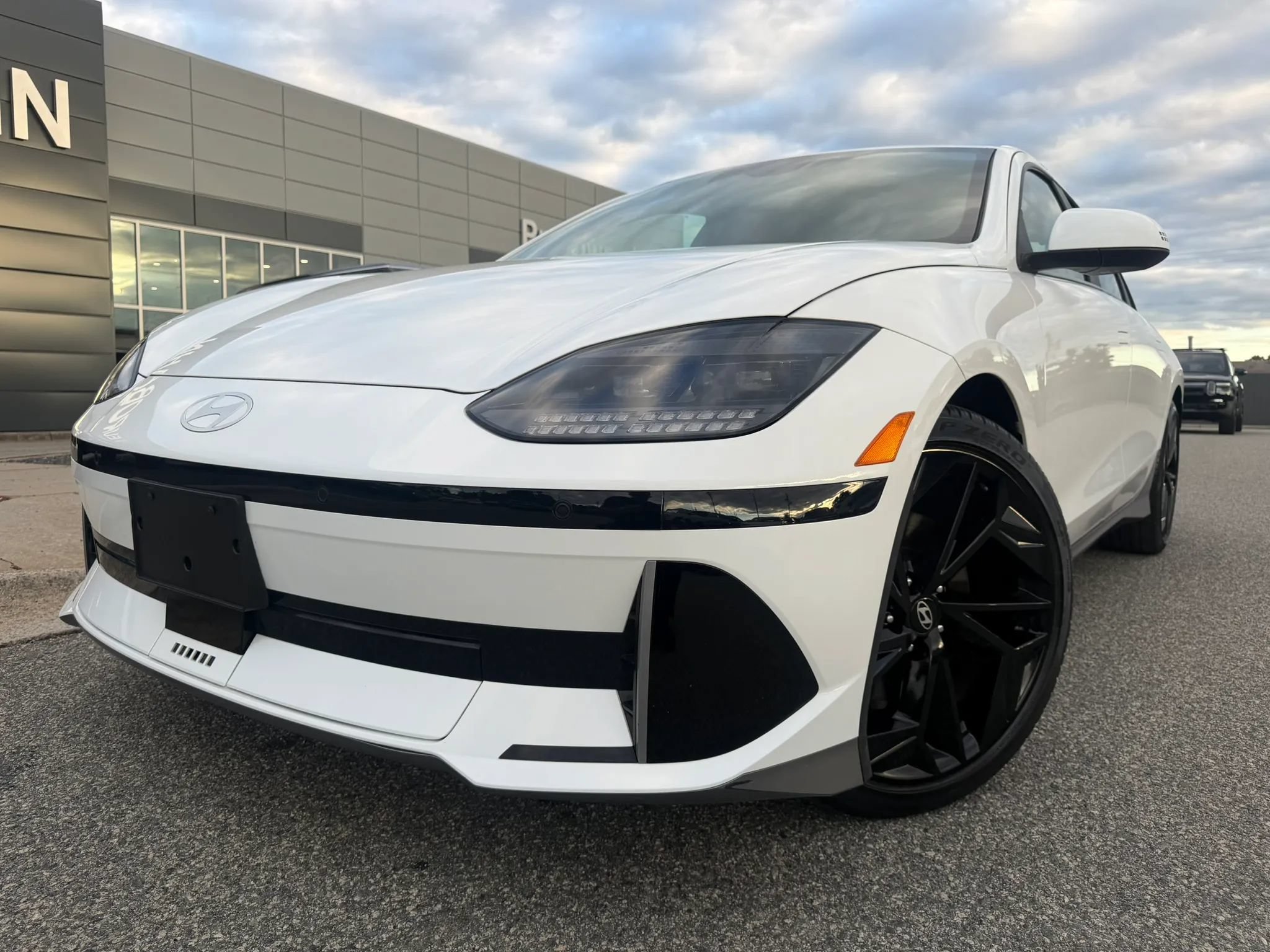 Used 2023 Hyundai Ioniq 6 SEL RWD image 1