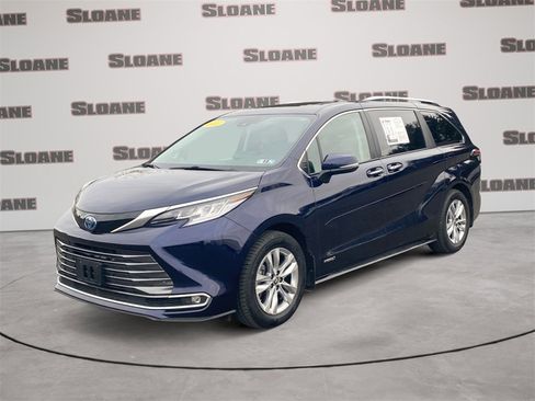 Used 2021 Toyota Sienna Limited w/ Protection Package (TMS) image 1