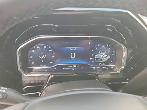 Used 2024 Chevrolet Silverado 2500 High Country w/ High Country Premium Package image 18