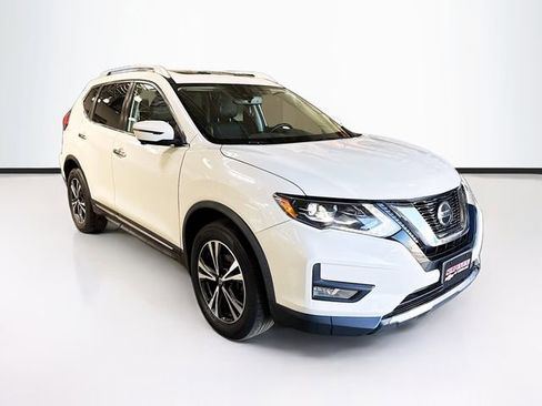 Used 2018 Nissan Rogue SL w/ Premium Package image 3