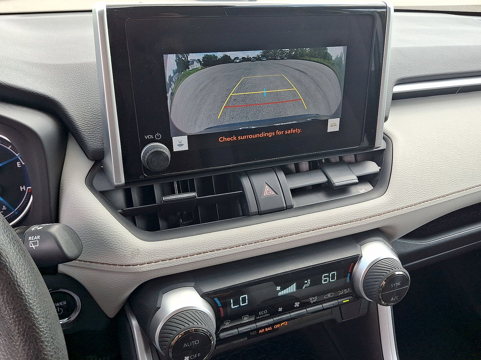 Used 2023 Toyota RAV4 XLE AWD/4WD image 15