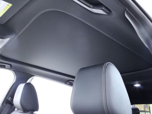 Used 2025 MAZDA CX-90 3.3 Turbo S w/ Premium Package image 36