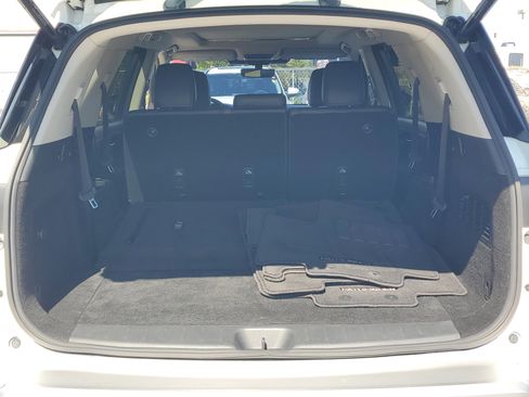 Certified 2023 Nissan Pathfinder Platinum w/ Cargo Package AWD/4WD image 7