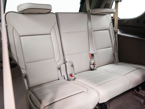 Used 2025 GMC Yukon Denali w/ Denali Reserve Package AWD/4WD image 15