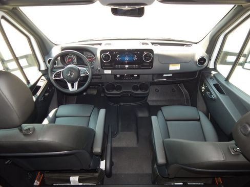 Used 2023 Mercedes-Benz Sprinter 3500 image 31