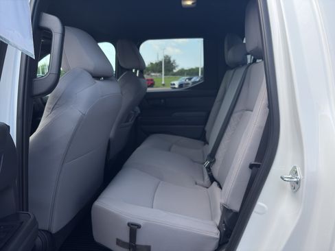 Certified 2025 Toyota Tacoma SR5 AWD/4WD image 11