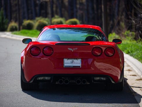 Used 2007 Chevrolet Corvette Z06 w/ Preferred Equipment Group RWD image 13