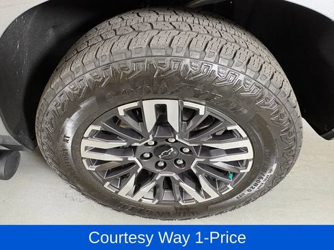 Used 2026 Chevrolet Tahoe Z71 w/ Comfort Package AWD/4WD image 13