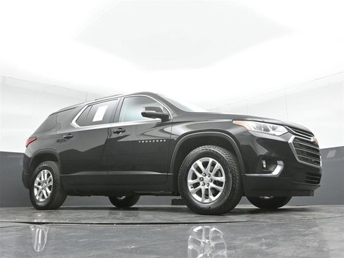 Used 2020 Chevrolet Traverse LT image 32