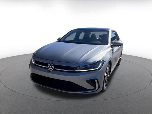 Used 2025 Volkswagen Jetta SE image 7