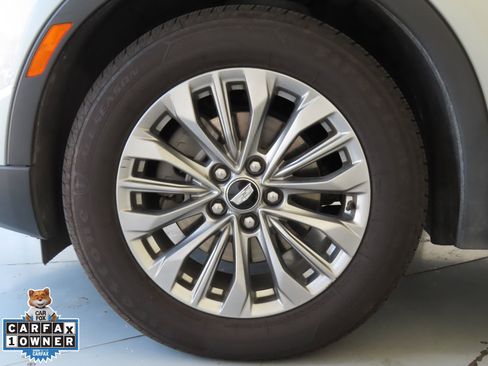 Used 2024 Cadillac XT4 Premium Luxury image 27