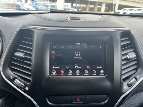 Used 2020 Jeep Cherokee Latitude image 11