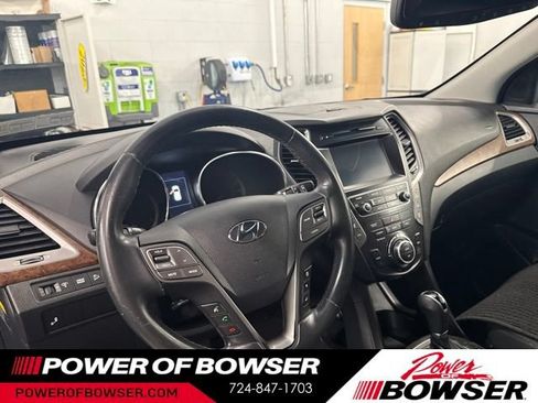 Used 2017 Hyundai Santa Fe SE w/ SE Premium Package 02 AWD/4WD image 9