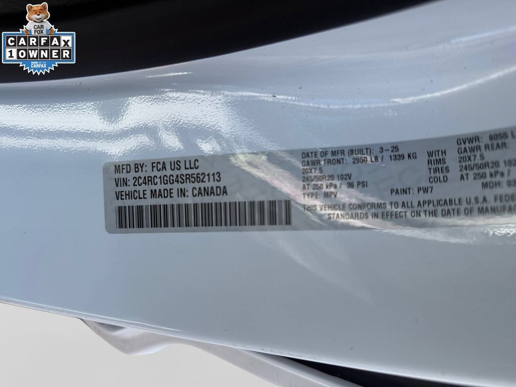 Used 2025 Chrysler Pacifica Limited FWD image 31