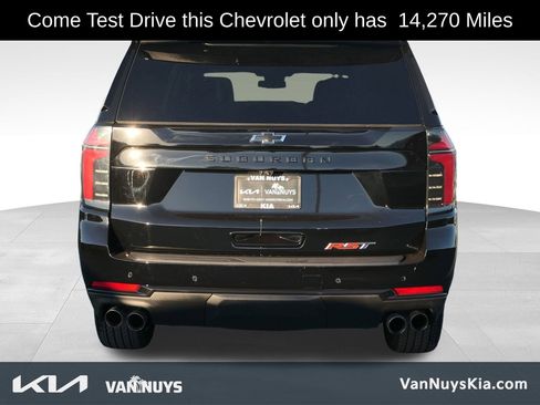Used 2025 Chevrolet Suburban RST image 3