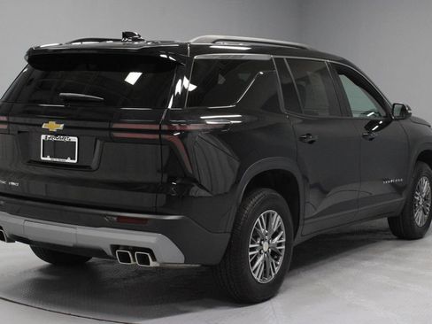 Used 2025 Chevrolet Traverse LT AWD/4WD image 11