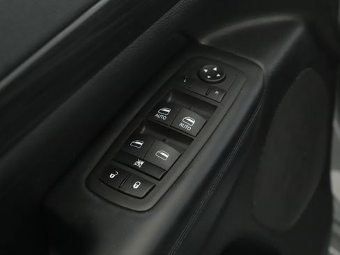 Used 2022 Jeep Grand Cherokee Laredo X AWD/4WD image 8