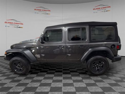 Used 2019 Jeep Wrangler Unlimited Sport S image 4