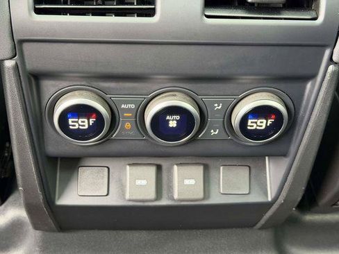 Used 2023 Land Rover Defender 110 S AWD/4WD image 11