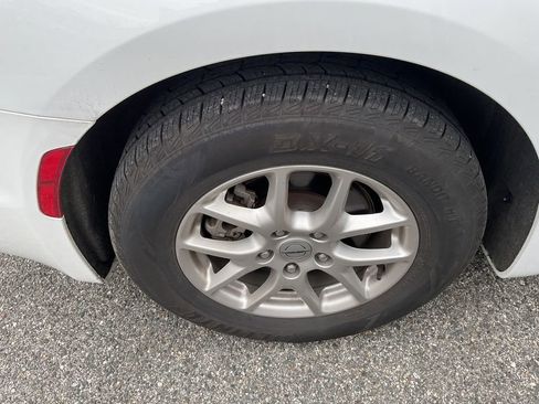 Used 2023 Chrysler Pacifica Touring-L image 10