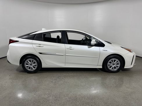 Certified 2019 Toyota Prius LE w/ Carpet Mat Package FWD image 2