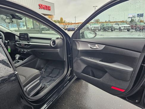 Used 2024 Kia Forte LXS image 14