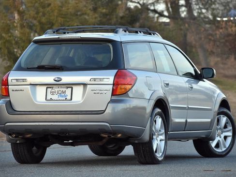 Used 2005 Subaru Outback 2.5XT Limited image 5